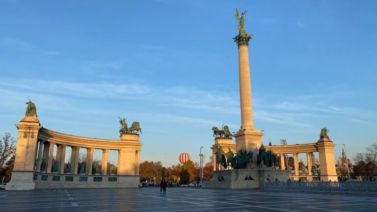 Plaza de los héroes en budapest